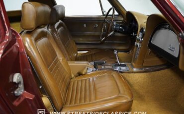 Unknown-Corvette-1967-Marlboro-Maroon-Saddle-11