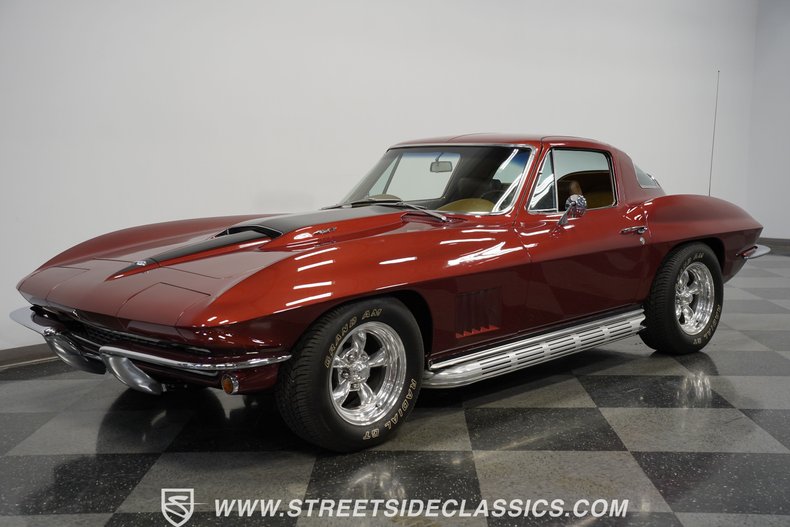 Unknown-Corvette-1967-Marlboro-Maroon-Saddle-13