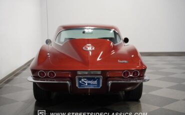 Unknown-Corvette-1967-Marlboro-Maroon-Saddle-17
