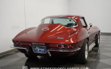 Unknown-Corvette-1967-Marlboro-Maroon-Saddle-18