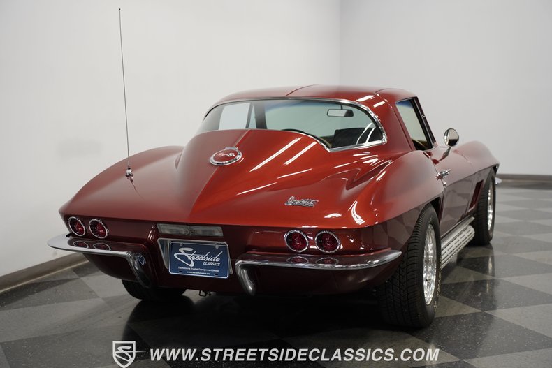 Unknown-Corvette-1967-Marlboro-Maroon-Saddle-18