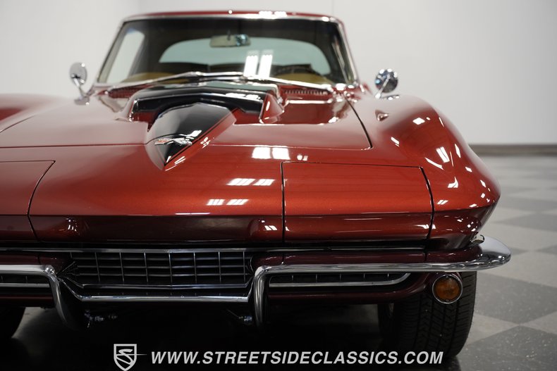 Unknown-Corvette-1967-Marlboro-Maroon-Saddle-25