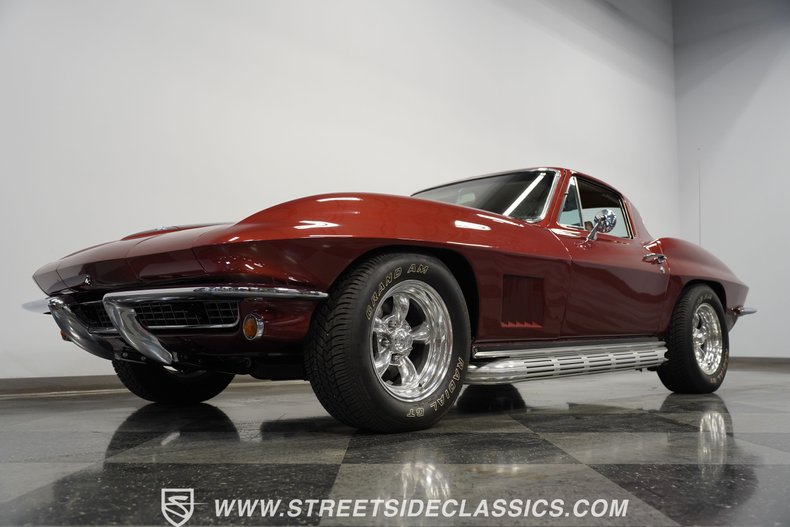 Unknown-Corvette-1967-Marlboro-Maroon-Saddle-27