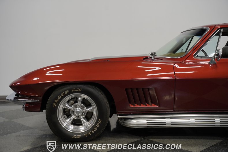 Unknown-Corvette-1967-Marlboro-Maroon-Saddle-29