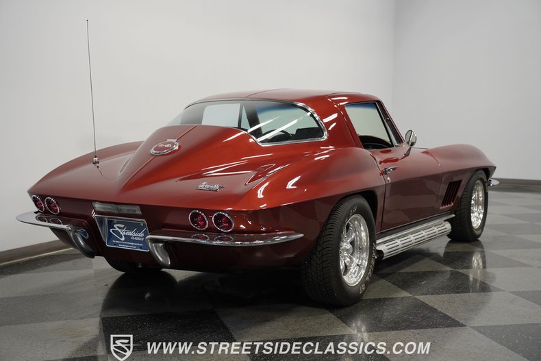 Unknown-Corvette-1967-Marlboro-Maroon-Saddle-31
