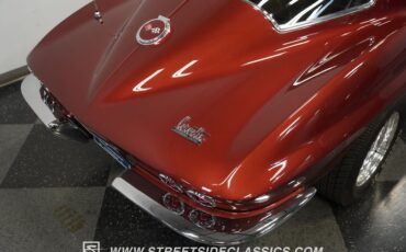 Unknown-Corvette-1967-Marlboro-Maroon-Saddle-32