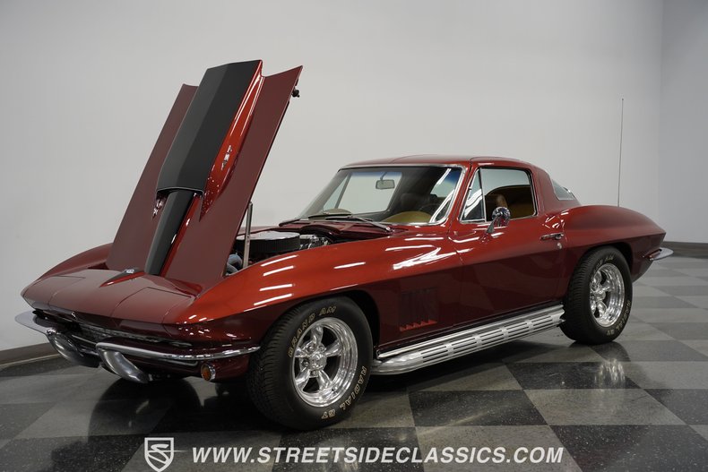 Unknown-Corvette-1967-Marlboro-Maroon-Saddle-37