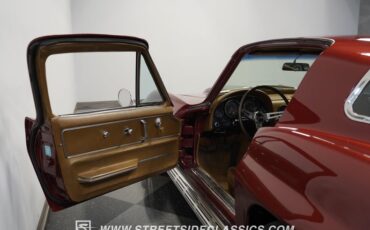 Unknown-Corvette-1967-Marlboro-Maroon-Saddle-40