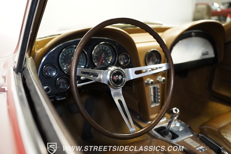 Unknown-Corvette-1967-Marlboro-Maroon-Saddle-42