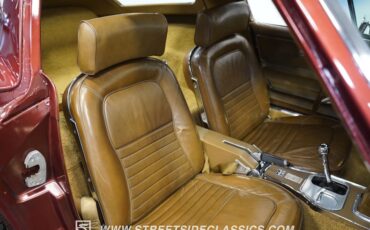 Unknown-Corvette-1967-Marlboro-Maroon-Saddle-43