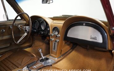 Unknown-Corvette-1967-Marlboro-Maroon-Saddle-47