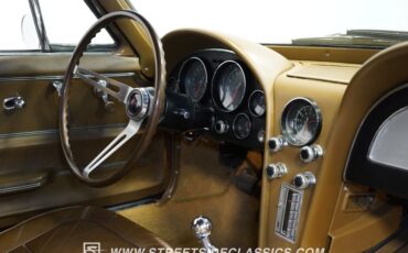 Unknown-Corvette-1967-Marlboro-Maroon-Saddle-48