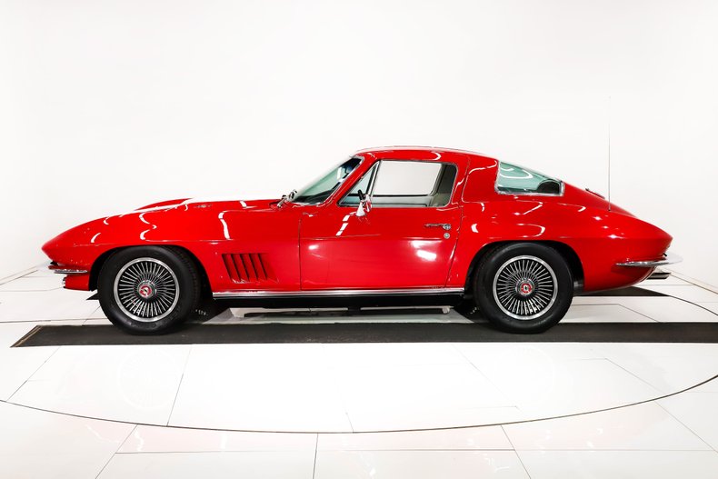 Unknown-Corvette-1967-Rally-Red-White-Leather-12