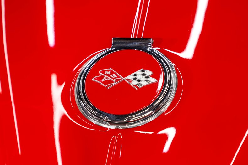 Unknown-Corvette-1967-Rally-Red-White-Leather-16
