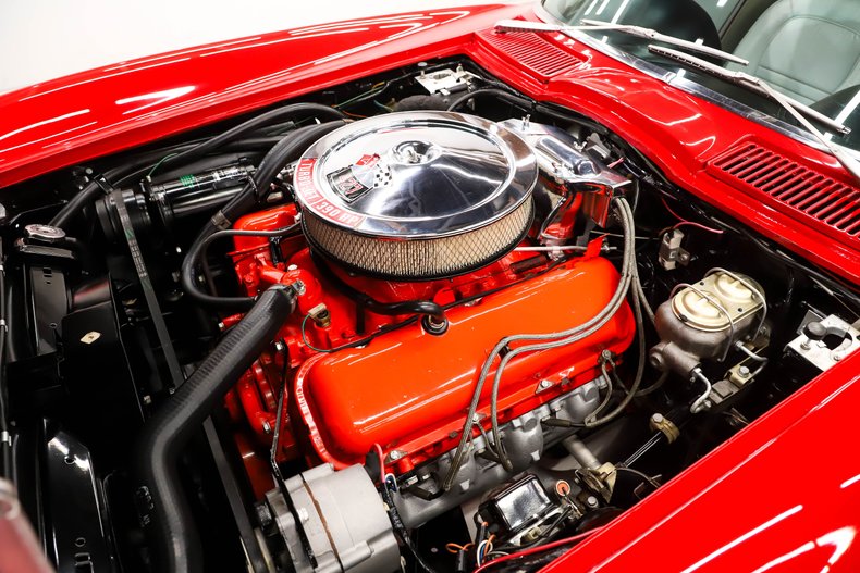 Unknown-Corvette-1967-Rally-Red-White-Leather-19