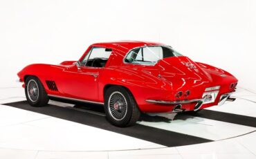 Unknown-Corvette-1967-Rally-Red-White-Leather-20