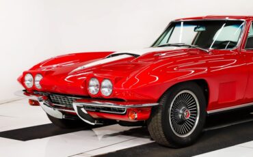 Unknown-Corvette-1967-Rally-Red-White-Leather-24