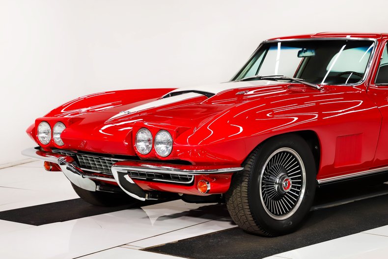 Unknown-Corvette-1967-Rally-Red-White-Leather-24