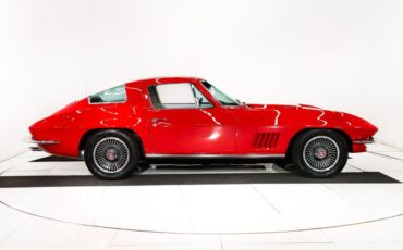 Unknown-Corvette-1967-Rally-Red-White-Leather-28
