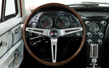 Unknown-Corvette-1967-Rally-Red-White-Leather-29