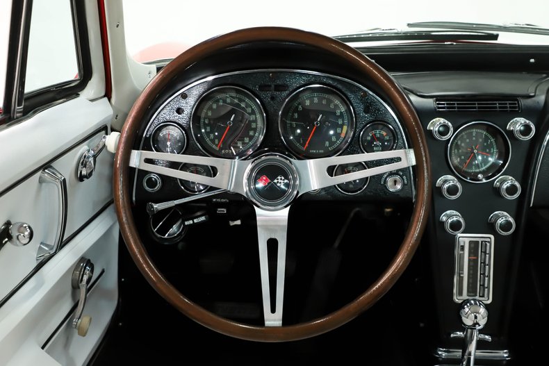 Unknown-Corvette-1967-Rally-Red-White-Leather-29