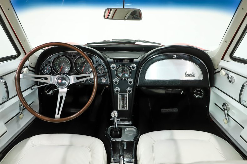Unknown-Corvette-1967-Rally-Red-White-Leather-30
