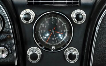Unknown-Corvette-1967-Rally-Red-White-Leather-31