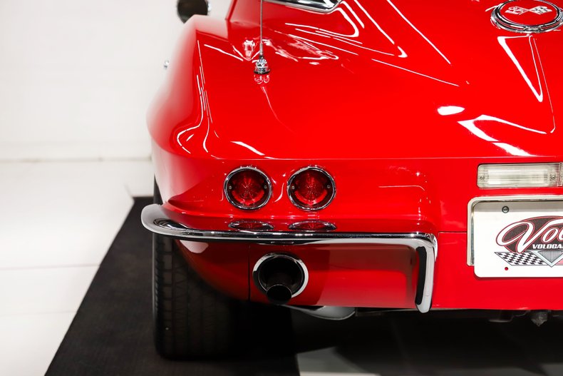 Unknown-Corvette-1967-Rally-Red-White-Leather-33