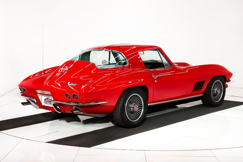 Unknown-Corvette-1967-Rally-Red-White-Leather-37