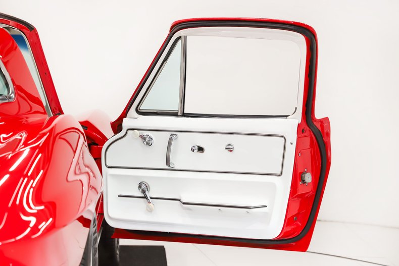 Unknown-Corvette-1967-Rally-Red-White-Leather-38