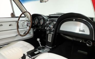 Unknown-Corvette-1967-Rally-Red-White-Leather-41