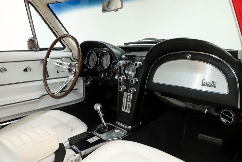Unknown-Corvette-1967-Rally-Red-White-Leather-41