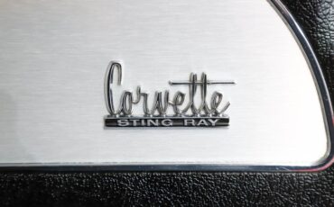 Unknown-Corvette-1967-Rally-Red-White-Leather-42
