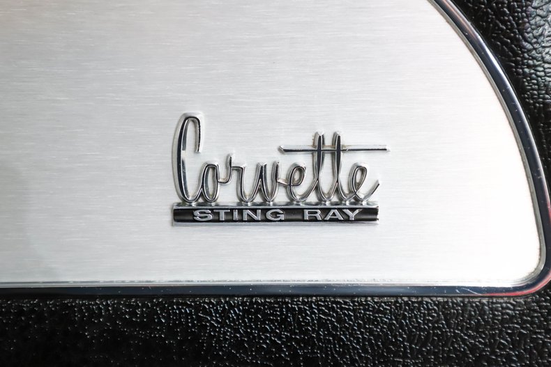 Unknown-Corvette-1967-Rally-Red-White-Leather-42