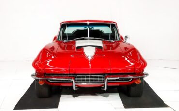 Unknown-Corvette-1967-Rally-Red-White-Leather-49