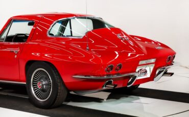 Unknown-Corvette-1967-Rally-Red-White-Leather-7