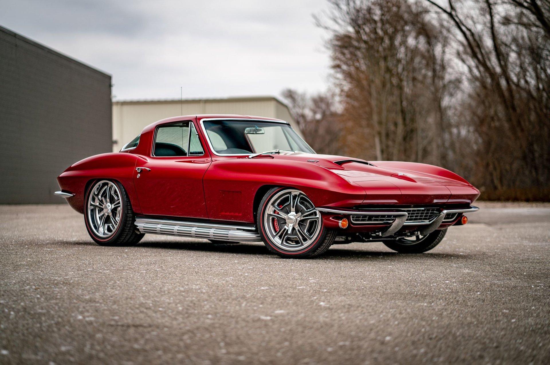 Unknown-Corvette-1967-Red-Black-1