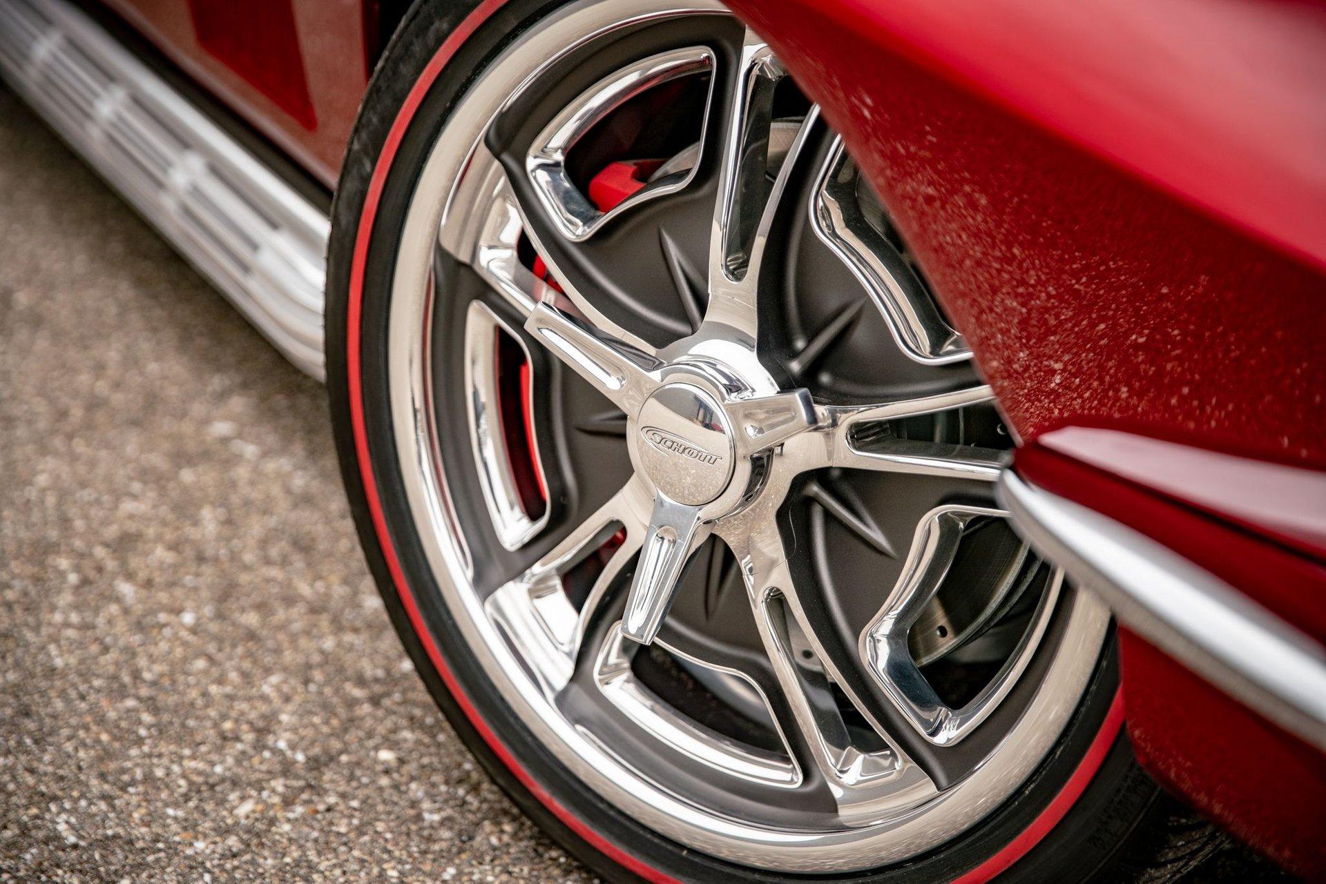 Unknown-Corvette-1967-Red-Black-10