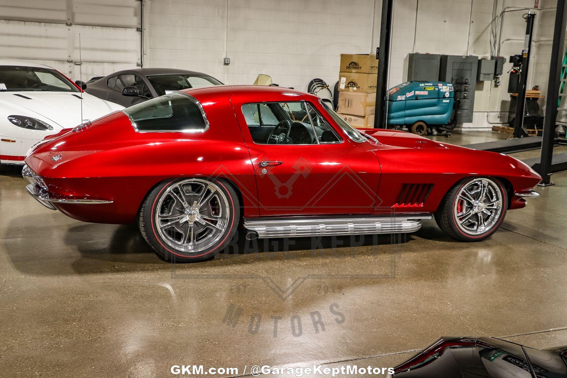 Unknown-Corvette-1967-Red-Black-15