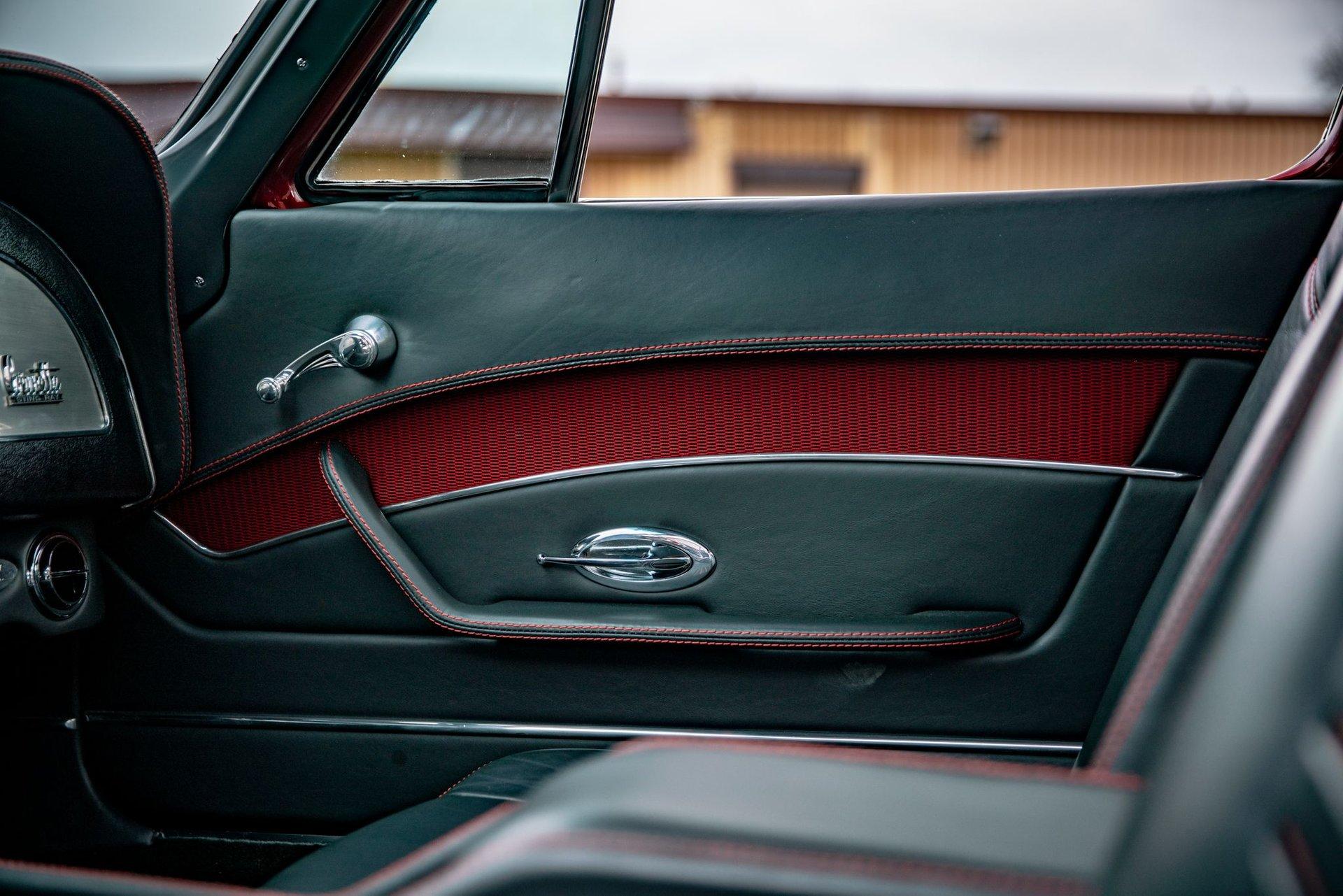 Unknown-Corvette-1967-Red-Black-20
