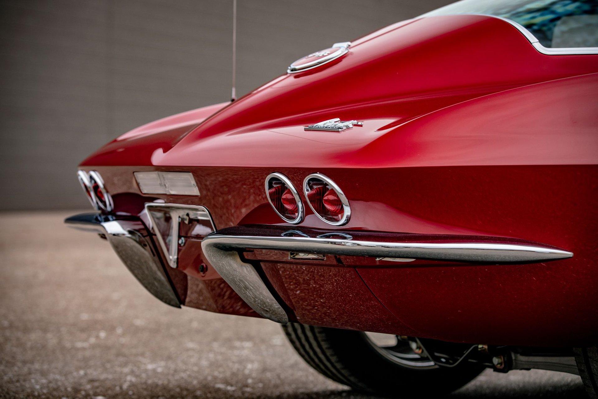 Unknown-Corvette-1967-Red-Black-25