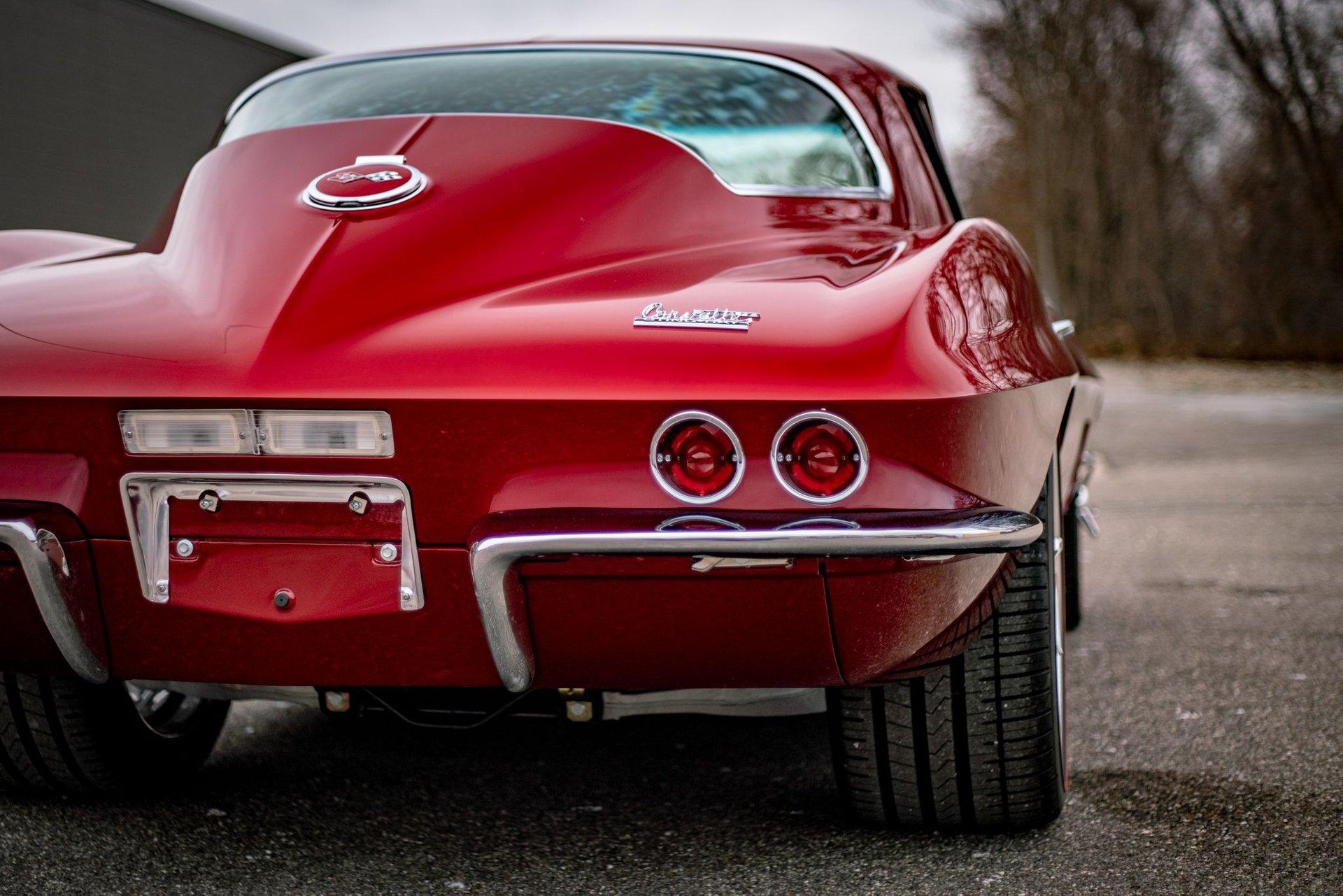 Unknown-Corvette-1967-Red-Black-26
