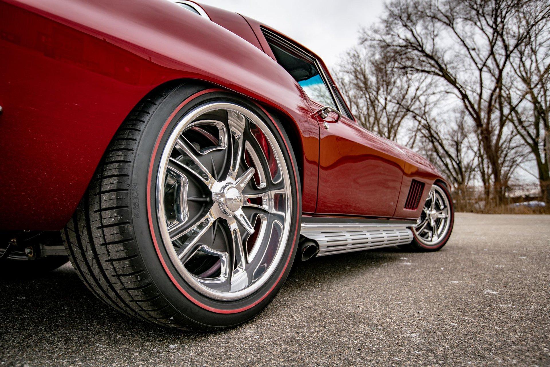 Unknown-Corvette-1967-Red-Black-27