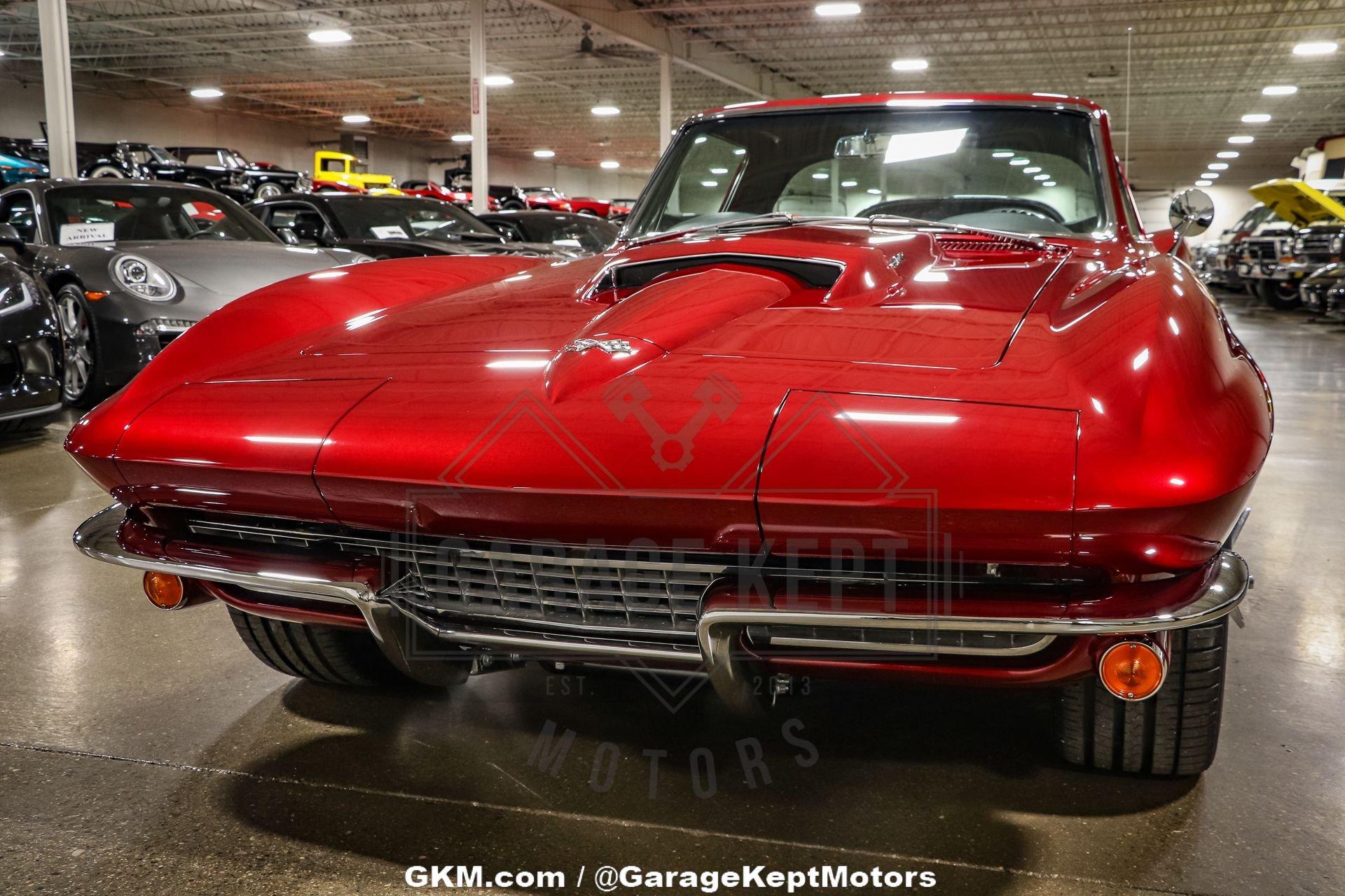Unknown-Corvette-1967-Red-Black-3