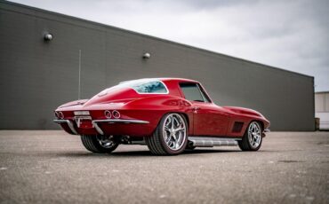 Unknown-Corvette-1967-Red-Black-30