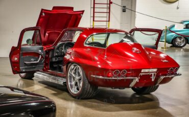 Unknown-Corvette-1967-Red-Black-31