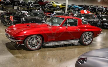 Unknown-Corvette-1967-Red-Black-37