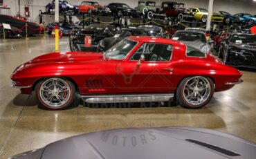 Unknown-Corvette-1967-Red-Black-38