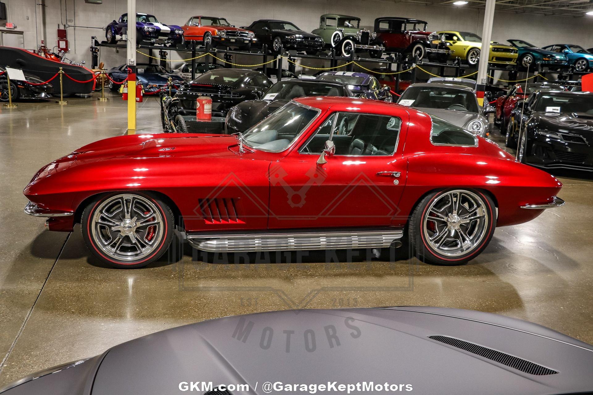 Unknown-Corvette-1967-Red-Black-38