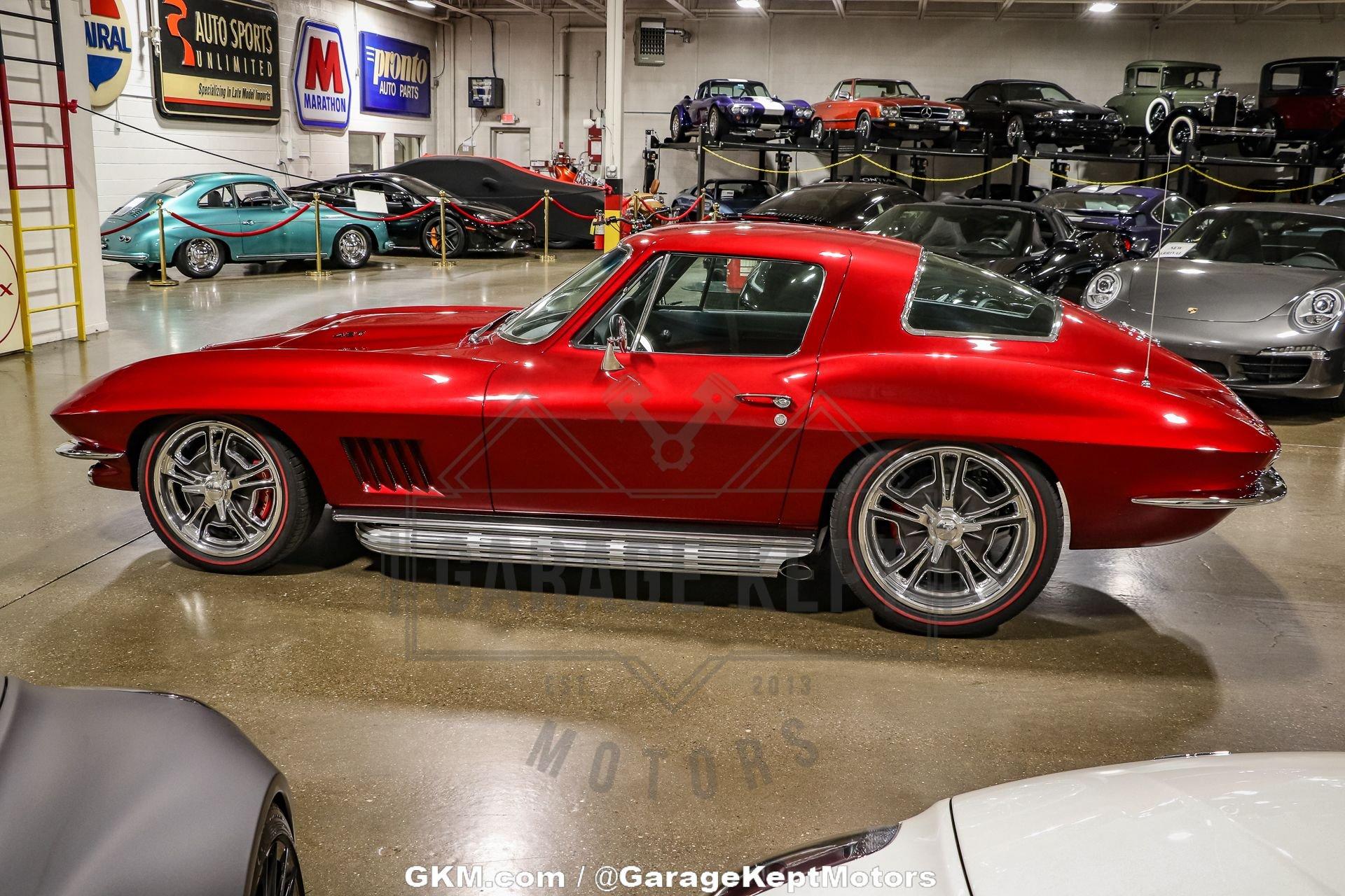 Unknown-Corvette-1967-Red-Black-39